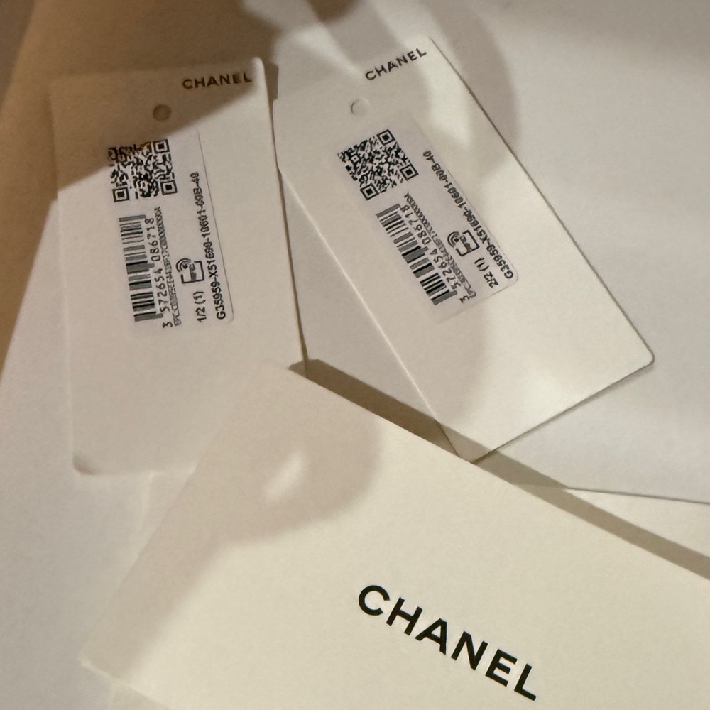 Authentic CHANEL Weekender Trainers Canvas Sneakers Size 40 Box Dust Bags - Picture 4 of 13